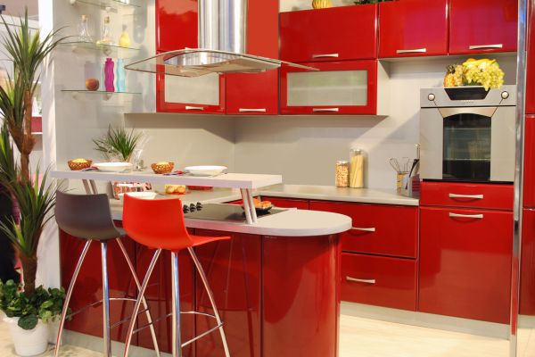 Traditional Red and Green Kitchen Theme
